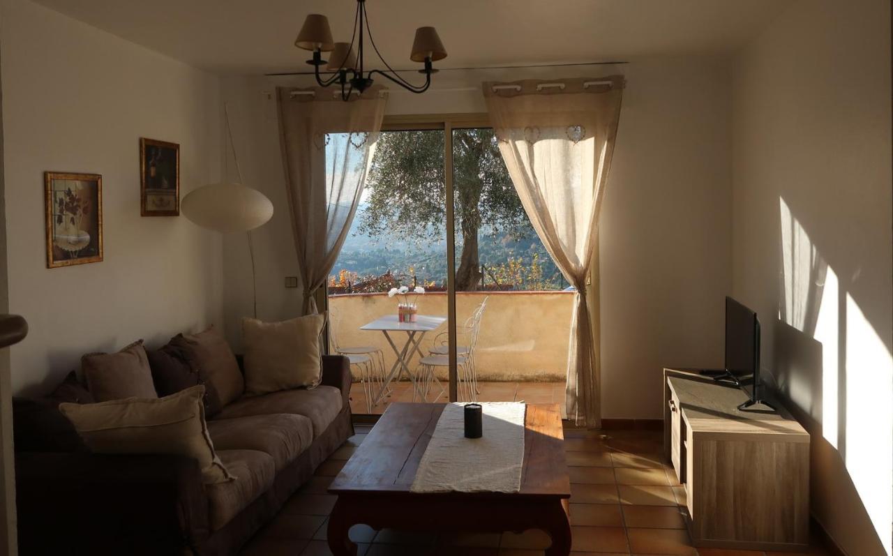 Appartement Spacieux Et Chaleureux A Грасс Экстерьер фото