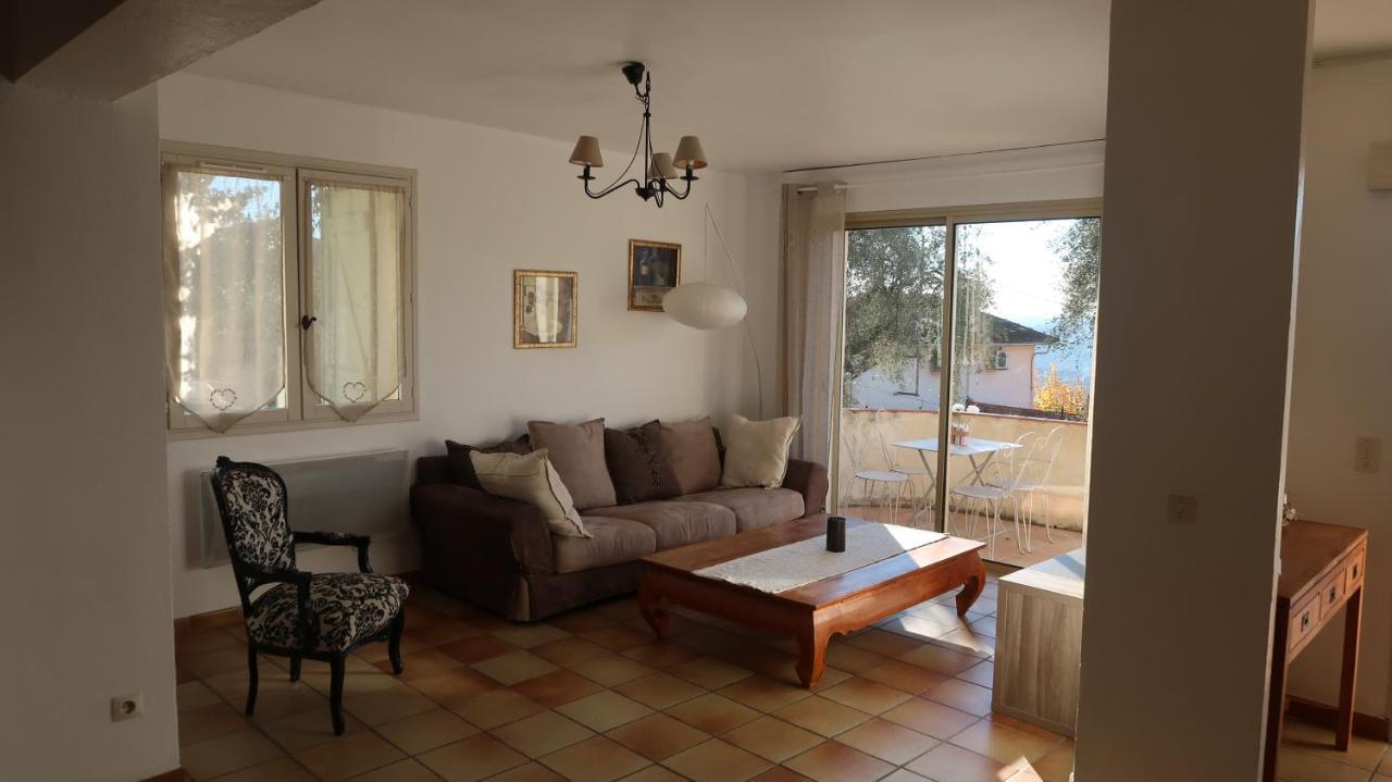 Appartement Spacieux Et Chaleureux A Грасс Экстерьер фото